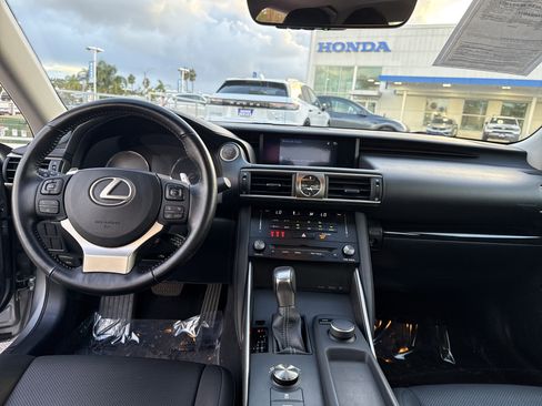 Used 2018 Lexus IS 300 image 14