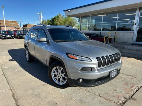 Used 2016 Jeep Cherokee Latitude w/ Cold Weather Group image 1