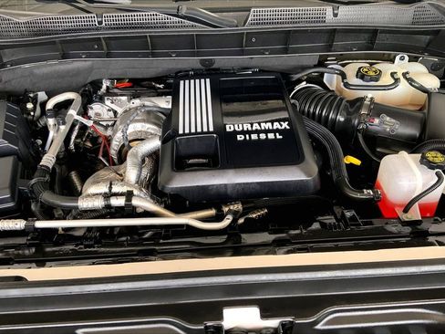 Used 2024 GMC Sierra 1500 Denali Ultimate AWD/4WD image 9