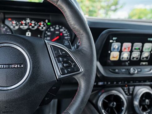Used 2018 Chevrolet Camaro ZL1 RWD image 34