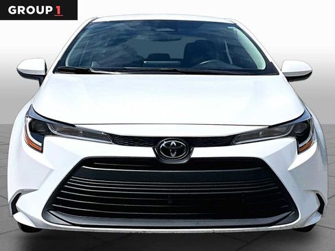 Used 2024 Toyota Corolla LE FWD image 4