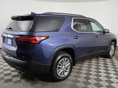 Used 2023 Chevrolet Traverse LT w/ Rear Camera Mirror Package image 11