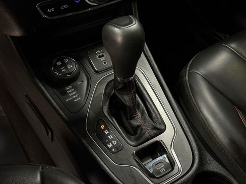 Used 2020 Jeep Cherokee Trailhawk w/ Comfort/Convenience Group image 34