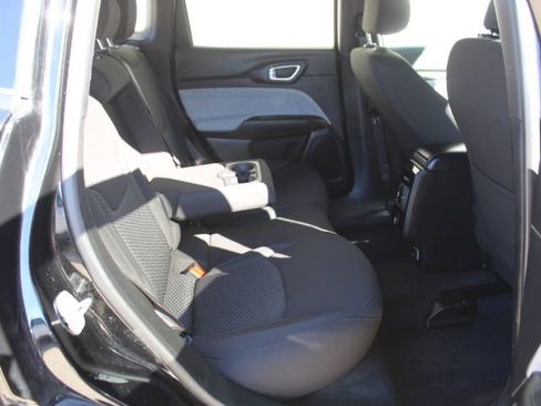 Used 2024 Jeep Compass Sport image 34