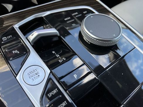 Used 2024 BMW X5 xDrive40i w/ Premium Package image 16