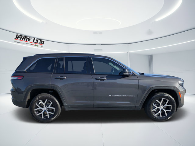 Used 2024 Jeep Grand Cherokee Limited RWD image 2
