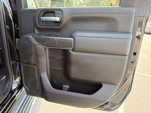 Used 2022 GMC Sierra 2500 AT4 w/ AT4 Premium Plus Package image 16