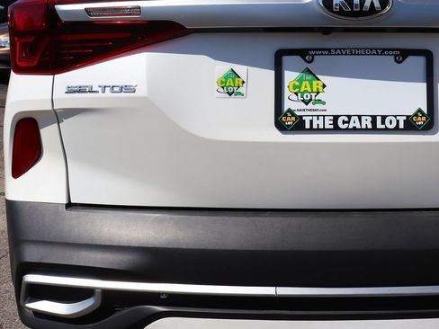 Used 2021 Kia Seltos S FWD image 19