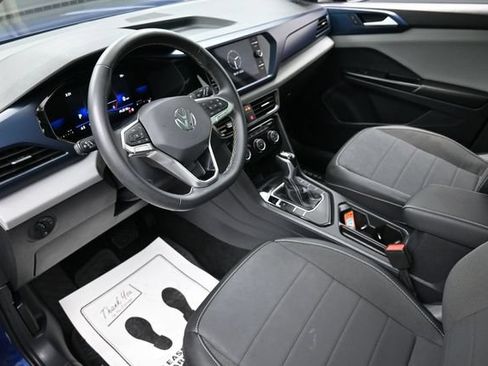 Used 2023 Volkswagen Taos SE w/ Panoramic Sunroof Package FWD image 19