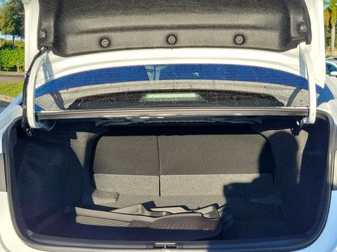 Used 2025 Toyota Corolla SE image 9