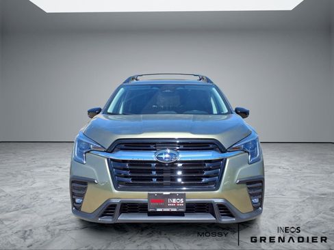 Used 2024 Subaru Ascent Limited w/ Technology Package AWD/4WD image 3