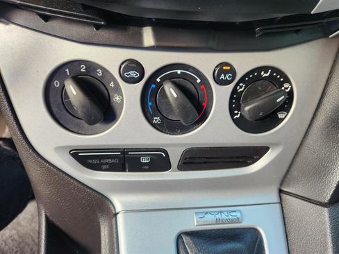 Used 2014 Ford Focus SE image 27
