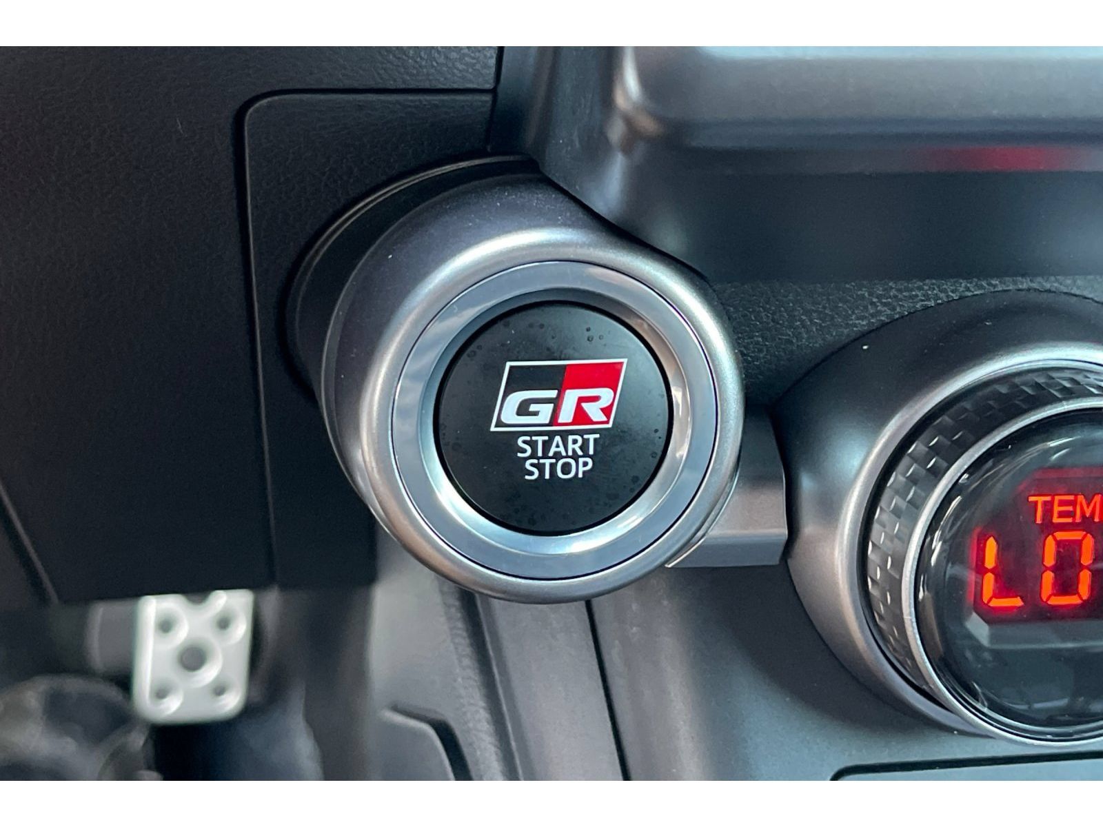 Used 2025 Toyota GR86 Premium w/ Performance Package RWD image 32