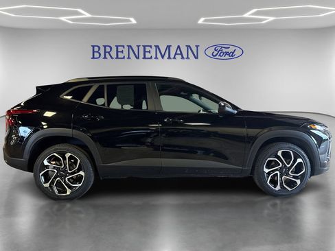 Used 2025 Chevrolet Trax RS w/ Sunroof Package FWD image 5