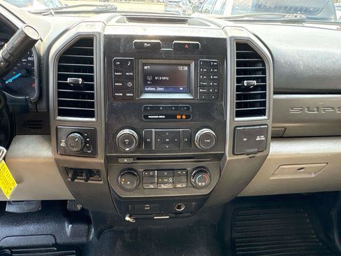Used 2017 Ford F250 XL w/ Power Equipment Group AWD/4WD image 11