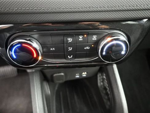 Used 2025 Chevrolet TrailBlazer LT image 4