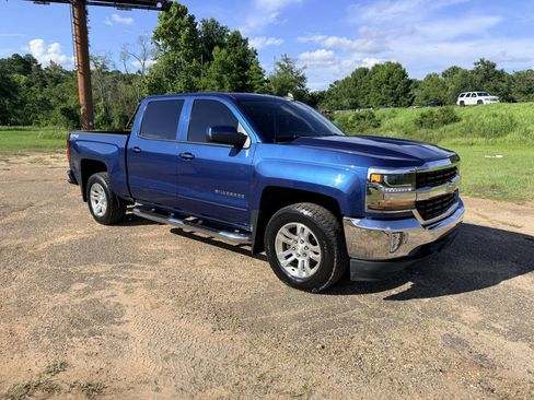 Used 2017 Chevrolet Silverado 1500 LT w/ All Star Edition AWD/4WD image 7