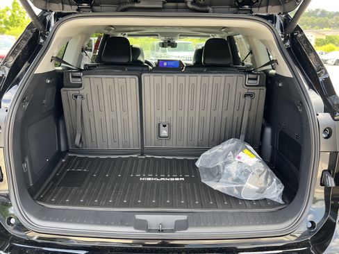 New 2026 Toyota Highlander Limited AWD/4WD image 22