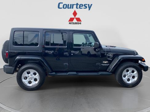 Used 2014 Jeep Wrangler Unlimited Sahara w/ Connectivity Group AWD/4WD image 7
