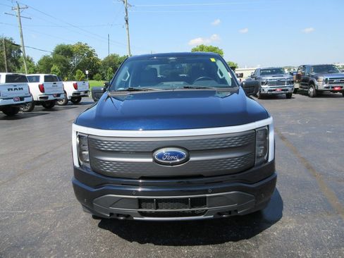 Used 2022 Ford F150 Lightning XLT AWD/4WD image 13