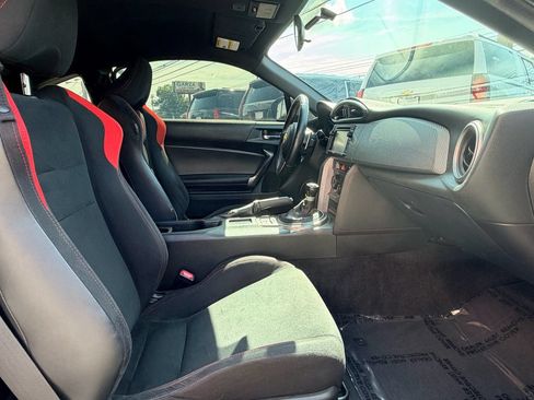 Used 2015 Scion FR-S RWD image 16