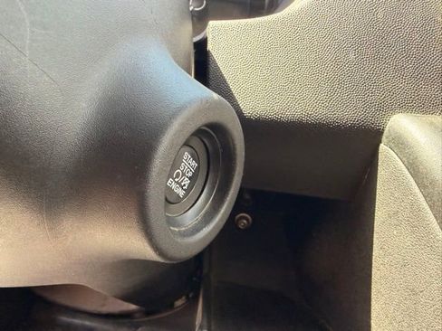 Used 2025 RAM ProMaster 2500 w/ Convenience Group FWD image 18