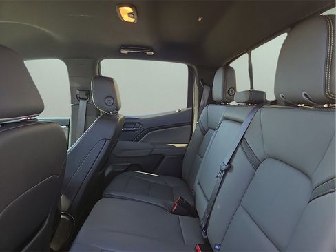 Used 2025 Chevrolet Colorado ZR2 w/ Technology Package image 13