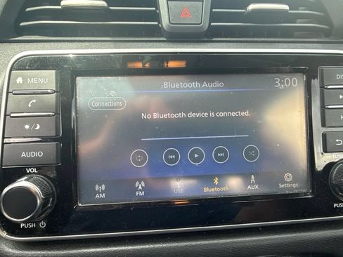 Used 2020 Nissan Versa S FWD image 15
