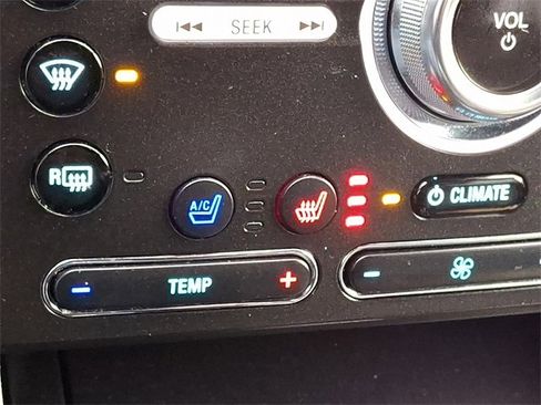 Used 2019 Ford Explorer Limited w/ Class III Trailer Tow Package image 25