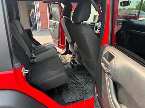 Used 2016 Jeep Wrangler Unlimited Sport image 14