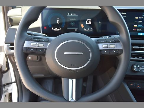 New 2025 Hyundai Santa Cruz SE AWD/4WD image 19