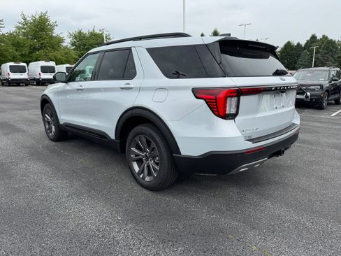 New 2026 Ford Explorer Active w/ Active Comfort Package AWD/4WD image 3