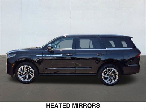 Certified 2025 Lincoln Navigator Reserve AWD/4WD image 2