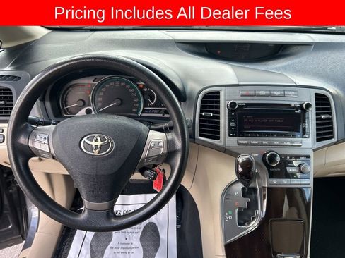 Used 2010 Toyota Venza FWD image 5