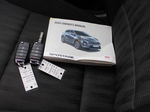 Used 2020 Kia Sportage LX image 14