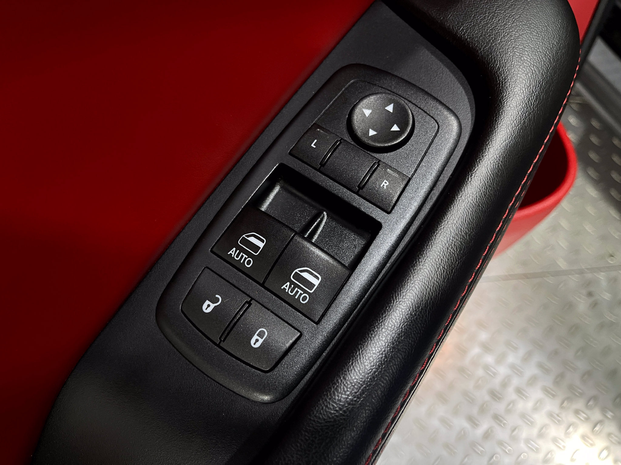Used 2016 Dodge Challenger R/T Scat Pack w/ Leather Interior Group RWD image 15