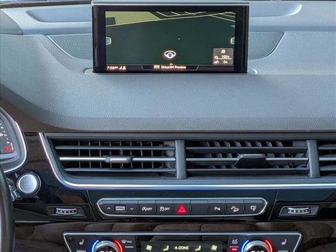 Used 2017 Audi Q7 3.0T Prestige image 10