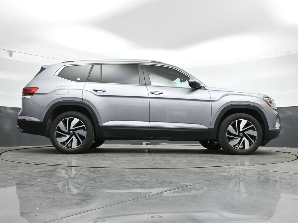 Used 2025 Volkswagen Atlas SEL AWD/4WD image 40