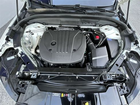 Certified 2023 Volvo XC60 B5 Plus w/ Climate Package image 14