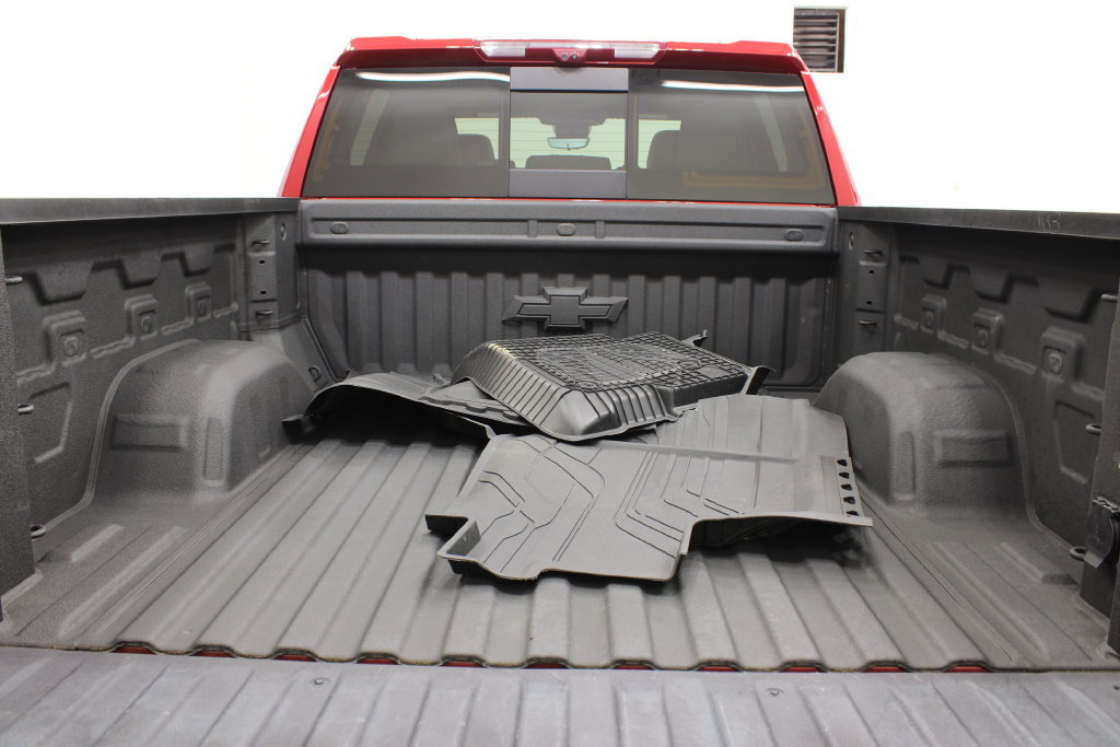 Used 2025 Chevrolet Silverado 1500 High Country w/ High Country Premium Package AWD/4WD image 32