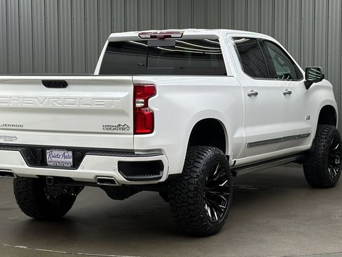 Used 2025 Chevrolet Silverado 1500 High Country AWD/4WD image 5