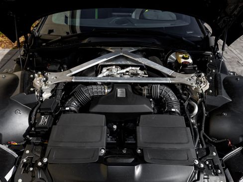 Used 2023 Aston Martin V8 Vantage Coupe image 65