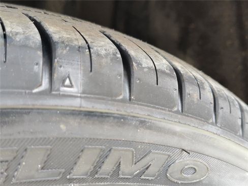 Used 2019 Toyota Camry SE image 11