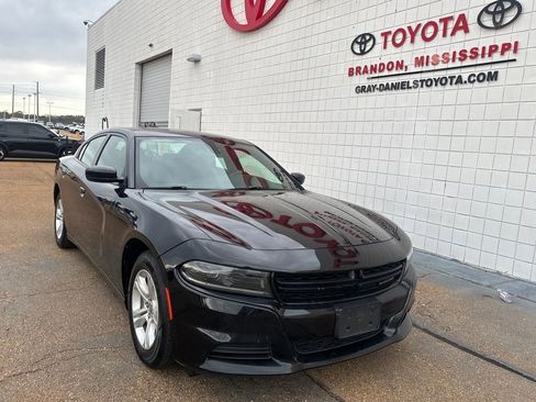 Used 2023 Dodge Charger SXT image 3