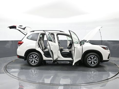 Used 2021 Subaru Forester Premium AWD/4WD image 49