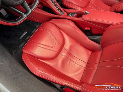 Used 2024 McLaren 750S Spider image 28