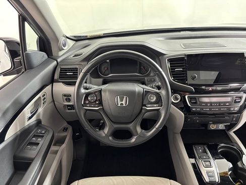 Certified 2022 Honda Pilot Touring image 21