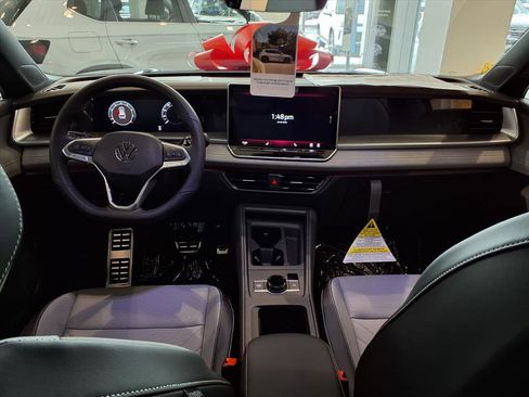 New 2026 Volkswagen Tiguan SE R-Line image 6