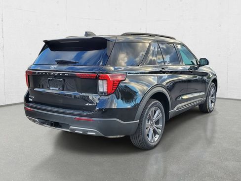 New 2026 Ford Explorer Active w/ Active Comfort Package image 7