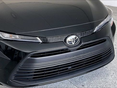 Used 2026 Toyota Corolla LE FWD image 38